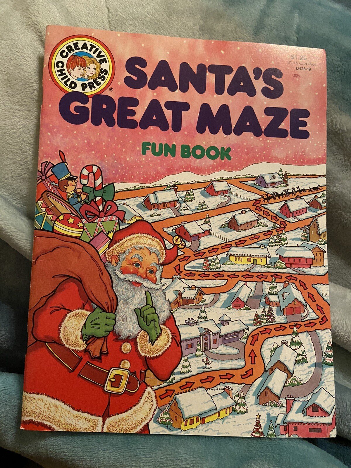 Santa Great Maze Fun Book Creative Child Press 1987 Vintage Unused