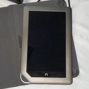 Barnes & Noble NOOK 7in Android Tablet 8GB 512MB Wi-Fi w/ Case & Charger