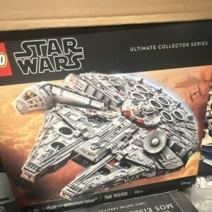 LEGO Star Wars UCS Millennium Falcon 75192 Complete Set Box 7541 Pieces