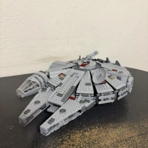 LEGO Star Wars 7965 Millennium Falcon 99% Complete